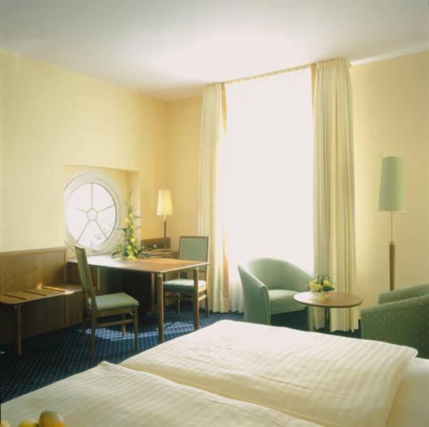 Victoria Hotel Минден Экстерьер фото
