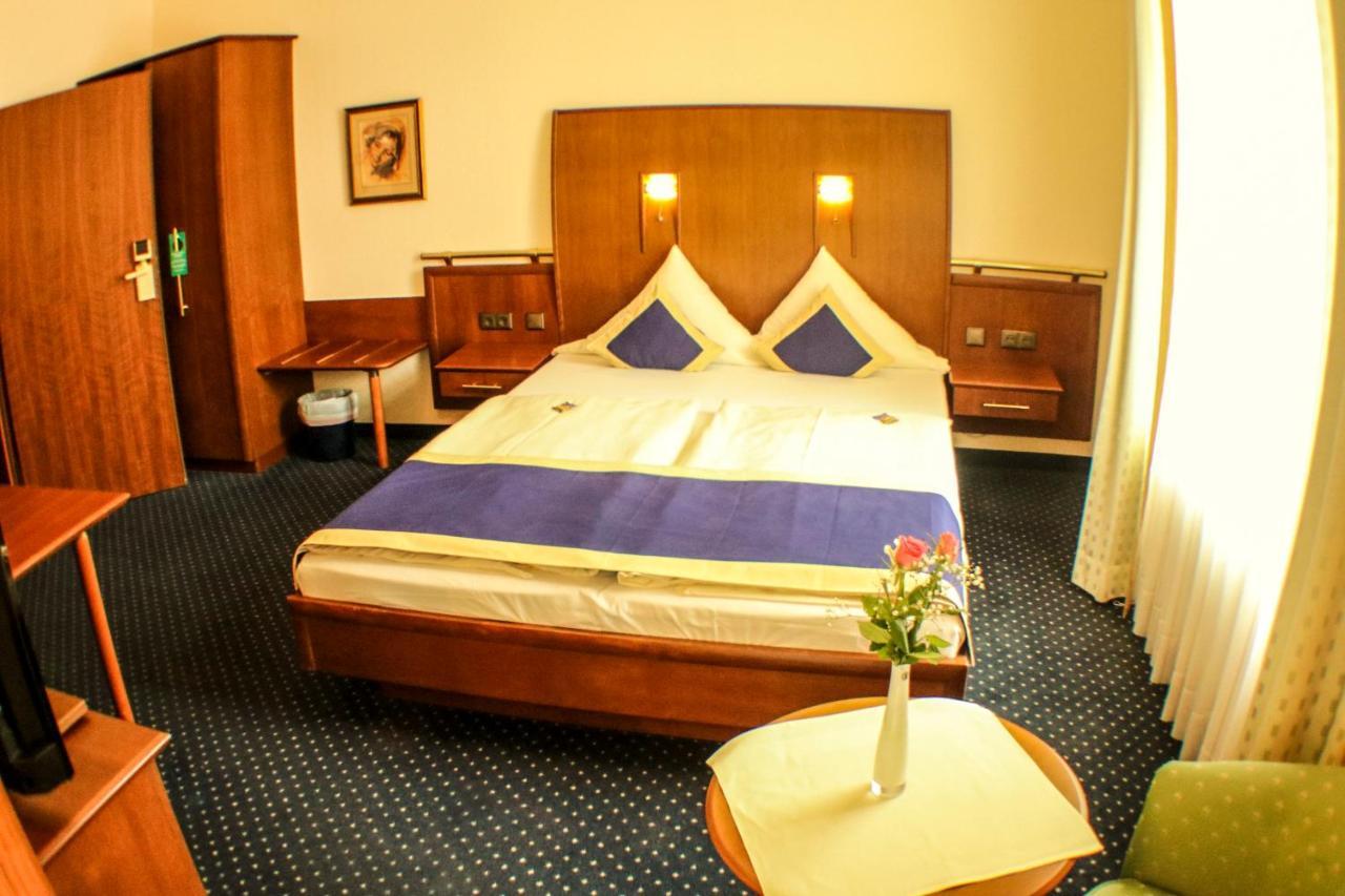 Victoria Hotel Минден Экстерьер фото